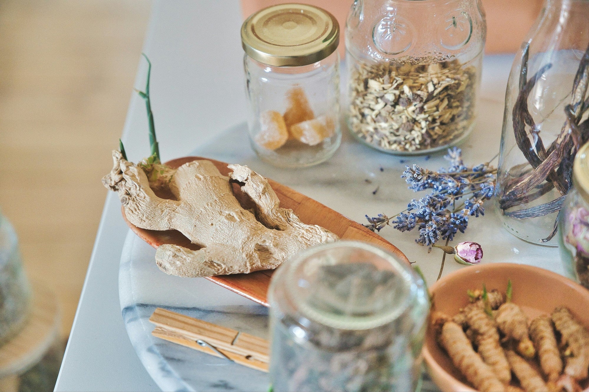 How to Manage PCOS With Herbs